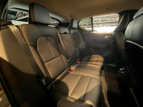 Used 2024 Volvo XC40 B5 Core image 27