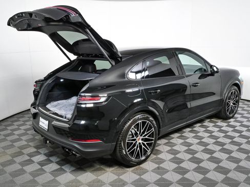 New 2026 Porsche Cayenne Coupe AWD/4WD image 30
