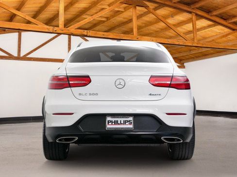 Used 2018 Mercedes-Benz GLC 300 4MATIC Coupe image 4