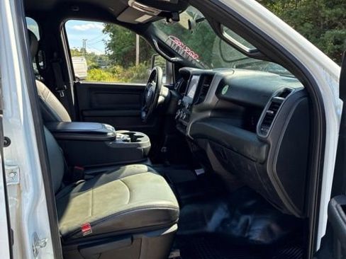 Used 2024 RAM 2500 Tradesman w/ Chrome Appearance Group AWD/4WD image 8