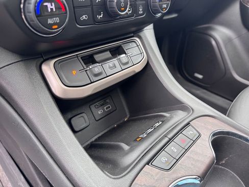 Used 2023 GMC Acadia Denali w/ Denali Ultimate Package image 21