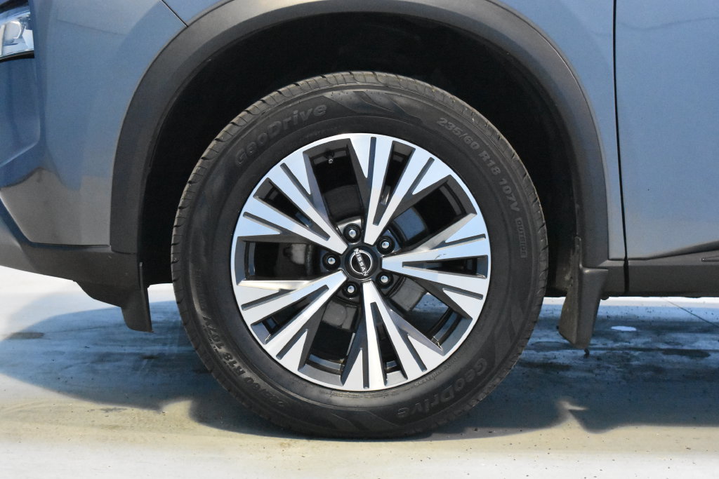 Used 2023 Nissan Rogue SV AWD/4WD image 24