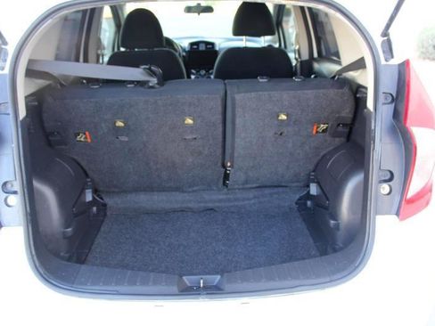 Used 2016 Nissan Versa Note SV FWD image 13