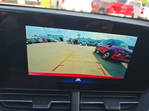 New 2026 Chevrolet Trax LT w/ Driver Confidence Package FWD image 24