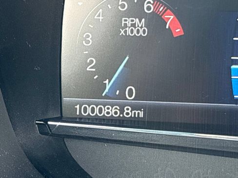 Used 2019 Ford Explorer XLT w/ Equipment Group 202A AWD/4WD image 40