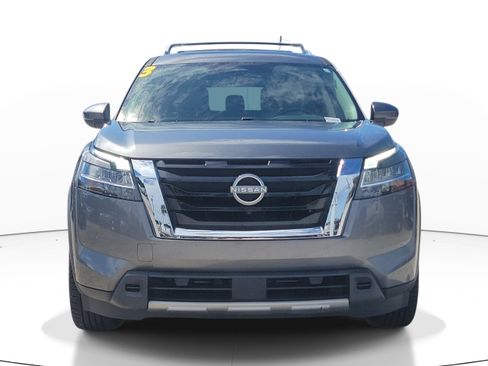 Used 2023 Nissan Pathfinder SL w/ SL Premium Package AWD/4WD image 2