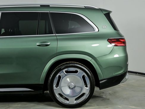 Used 2025 Mercedes-Benz Maybach GLS 600 4MATIC image 9