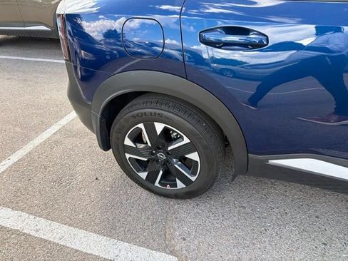 Certified 2025 Nissan Kicks SV w/ Charging Package AWD/4WD image 13