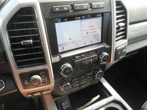 Used 2019 Ford F250 Lariat w/ Lariat Ultimate Package AWD/4WD image 33