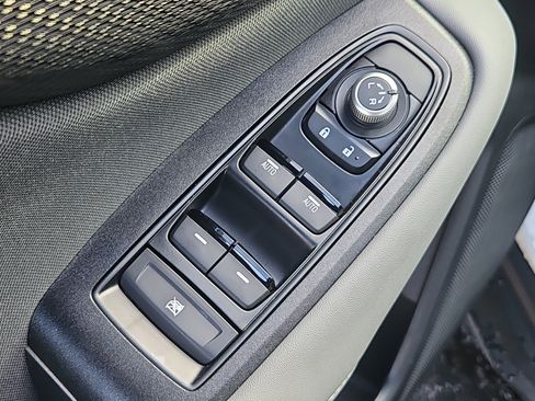 Certified 2025 Subaru Outback Premium image 16