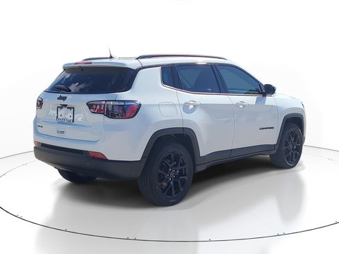 New 2026 Jeep Compass Latitude AWD/4WD image 3