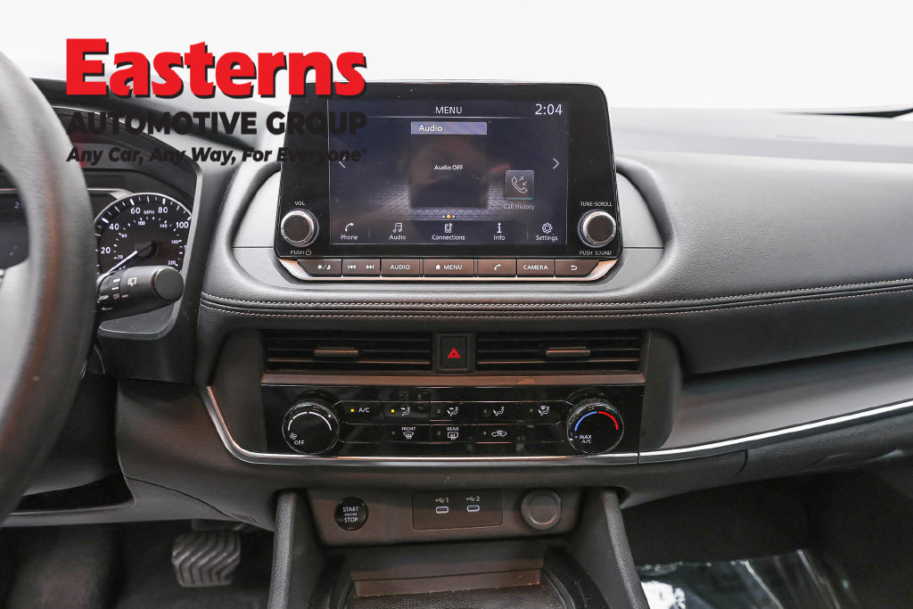 Used 2024 Nissan Rogue S AWD/4WD image 13