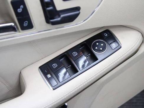 Used 2011 Mercedes-Benz E 350 4MATIC Sedan image 12