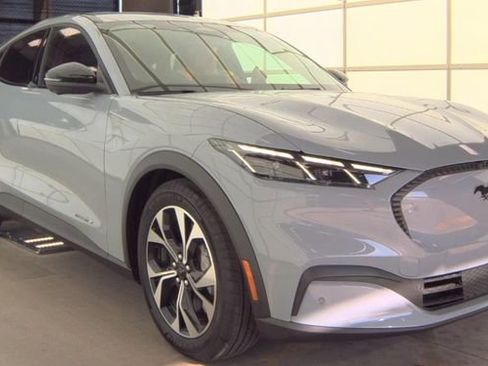 Used 2025 Ford Mustang Mach-E Select image 2