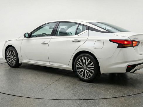 Used 2025 Nissan Altima 2.5 SV image 6
