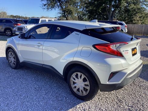 Used 2019 Toyota C-HR LE image 5