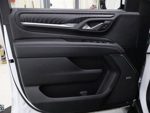 Used 2024 GMC Yukon XL Denali image 11