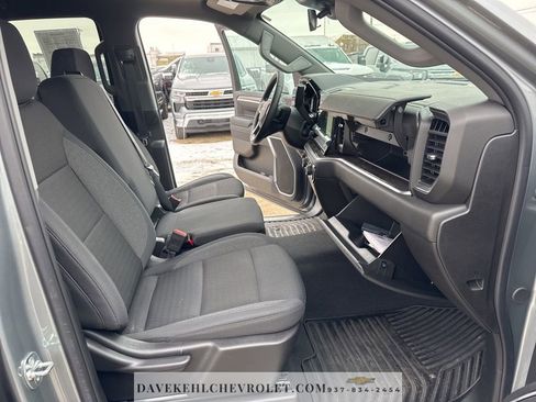 Used 2025 Chevrolet Silverado 1500 LT AWD/4WD image 47