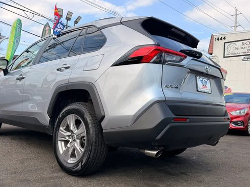 Used 2024 Toyota RAV4 XLE FWD image 9