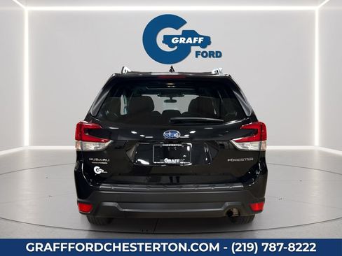 Used 2023 Subaru Forester Premium AWD/4WD image 9
