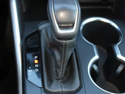 Used 2023 Toyota Highlander XLE image 23