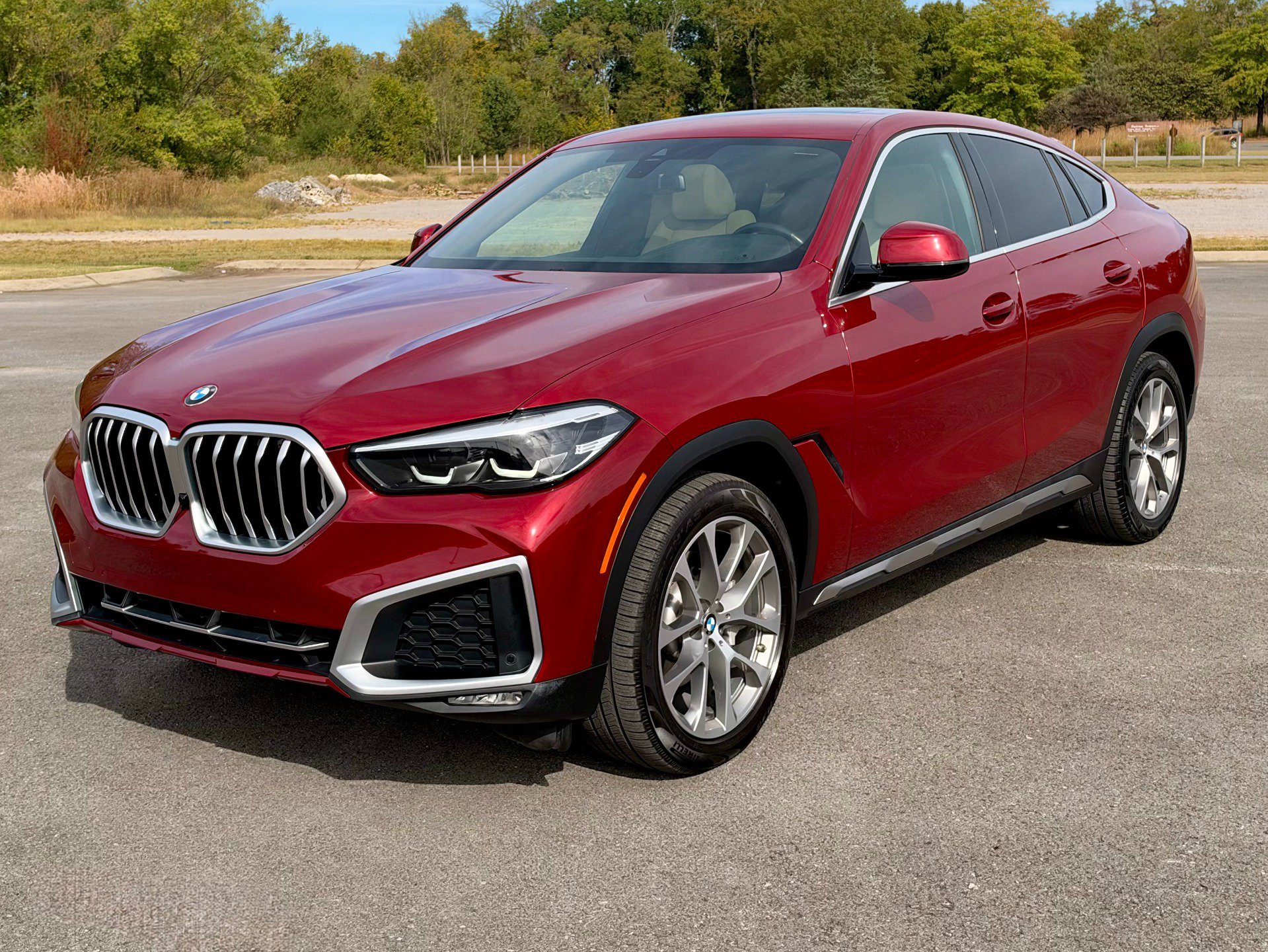 Used 2021 BMW X6 xDrive40i w/ Premium Package AWD/4WD image 2