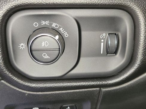 Used 2023 RAM 1500 Big Horn image 27