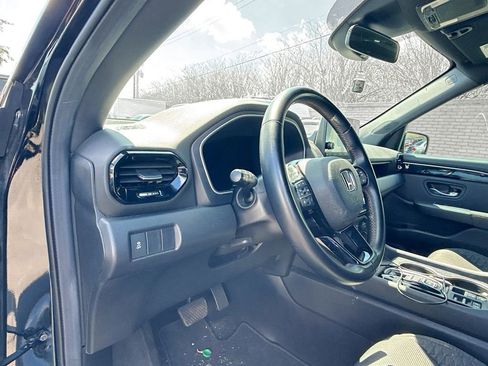 Used 2025 Honda Pilot Sport image 10