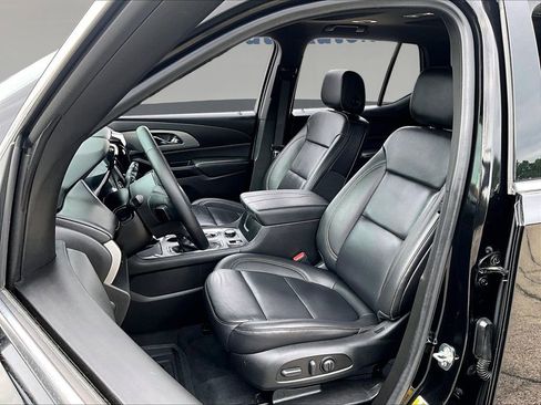 Used 2023 Chevrolet Traverse LT w/ LT Premium Package AWD/4WD image 20