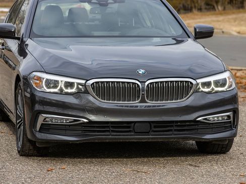 Used 2018 BMW 530i xDrive image 6