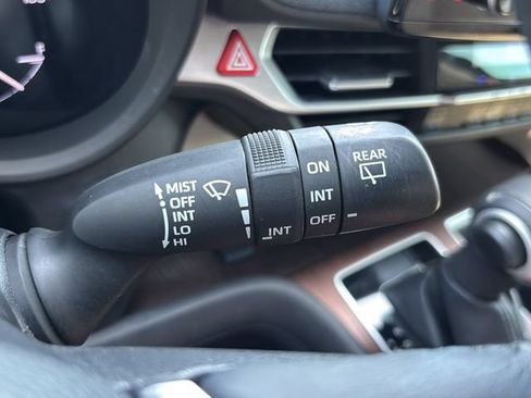 Used 2022 Toyota Sienna XLE FWD image 20