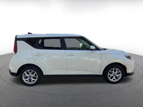 Used 2025 Kia Soul LX w/ LX Technology Package image 16