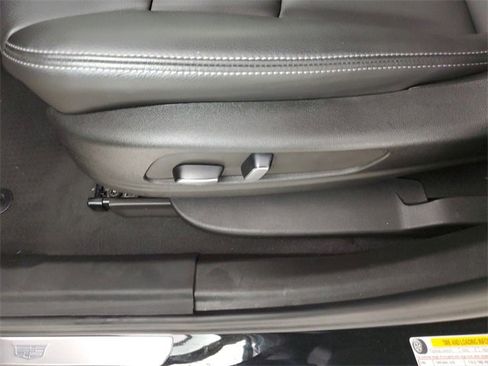 Used 2022 Cadillac XT6 Luxury image 24