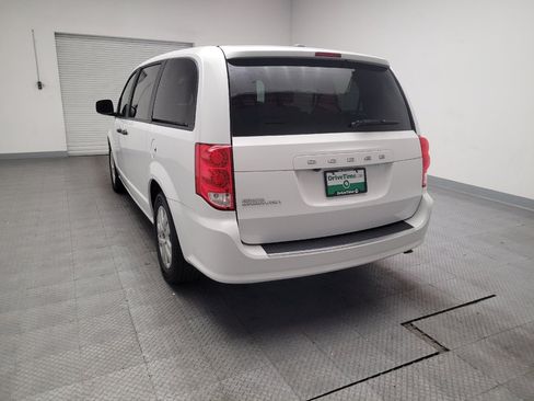 Used 2019 Dodge Grand Caravan SE w/ UConnect Hands-Free Group FWD image 6