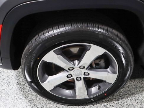 Used 2021 Jeep Grand Cherokee L Limited image 11