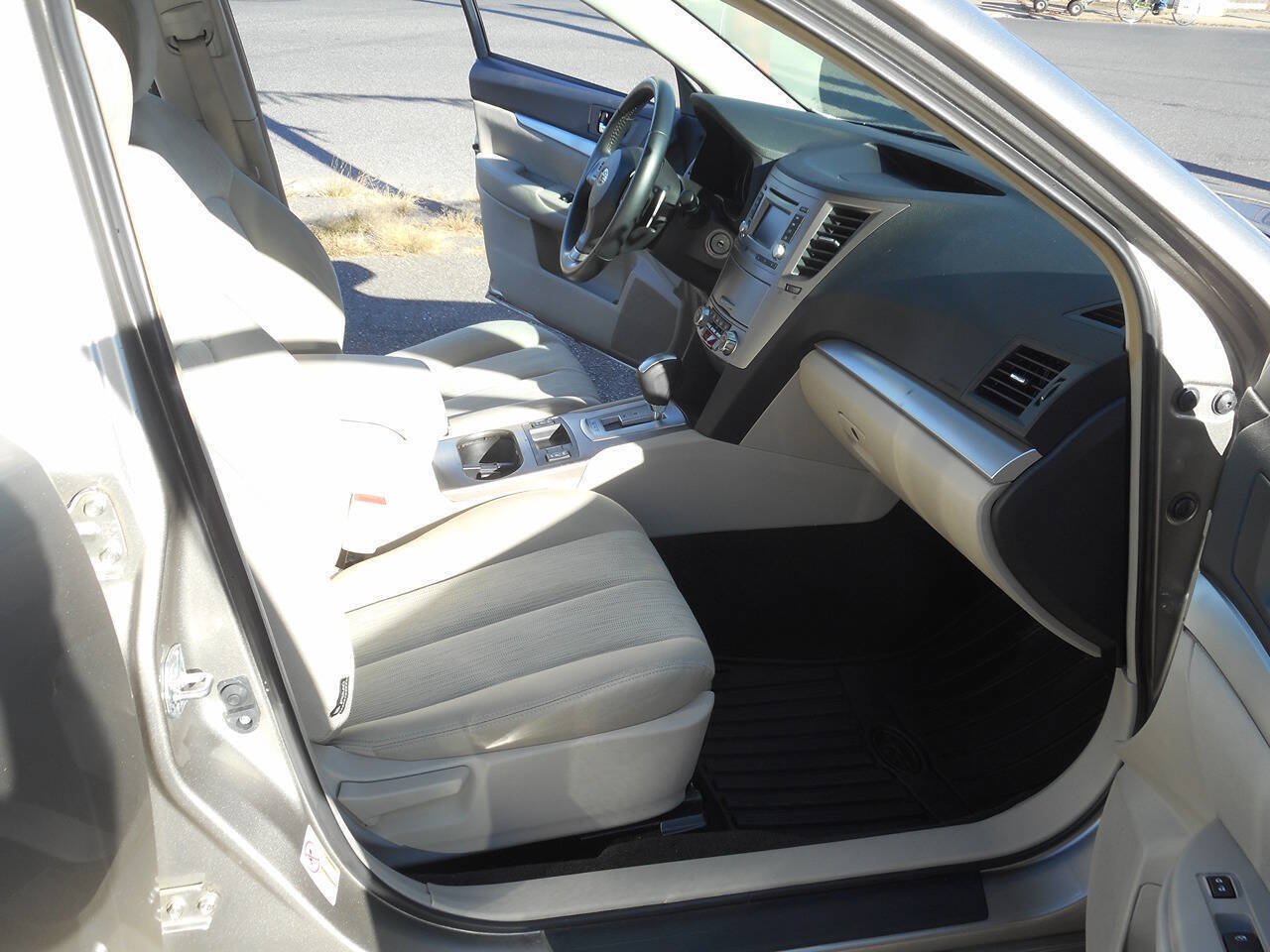 Used 2014 Subaru Legacy 2.5i Premium AWD/4WD image 21