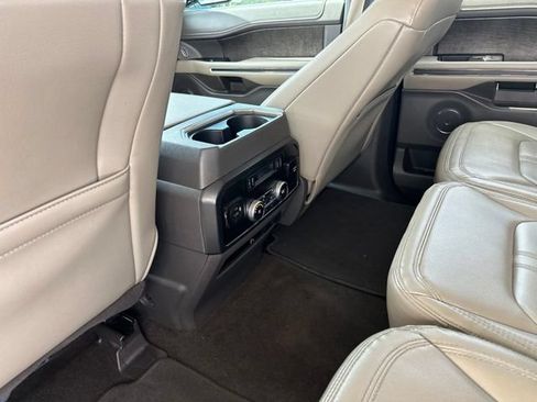 Used 2021 Ford Expedition Max Limited RWD image 21