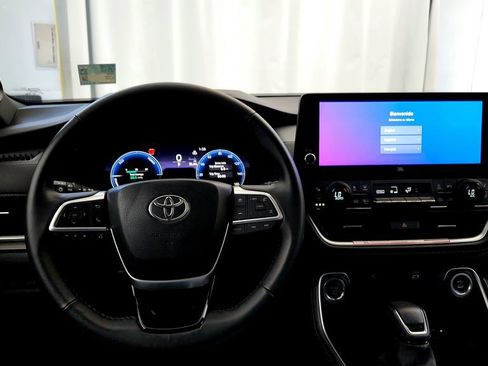 Certified 2026 Toyota Grand Highlander AWD Hybrid image 29