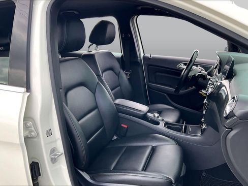Used 2017 Mercedes-Benz B 250e image 8