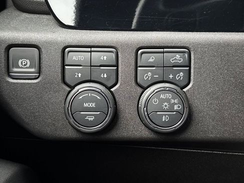 Certified 2024 Chevrolet Silverado 3500 High Country AWD/4WD image 32