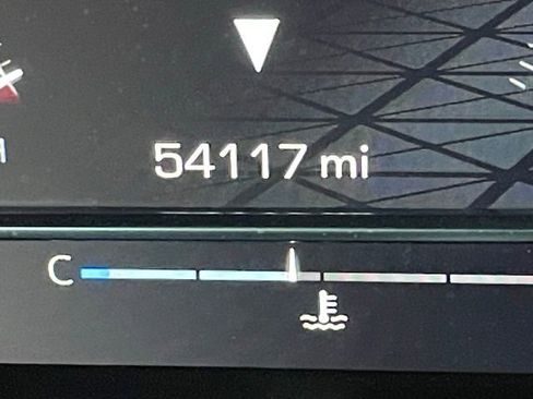 Used 2023 GMC Sierra 1500 AT4 image 7