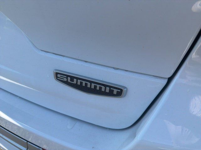 Used 2024 Jeep Grand Cherokee Summit AWD/4WD image 12