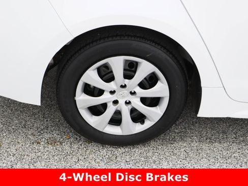 Used 2025 Toyota Corolla LE image 6