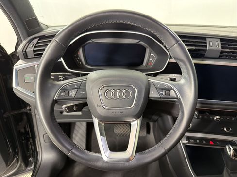 Used 2021 Audi Q3 2.0T Premium w/ Convenience Package AWD/4WD image 17