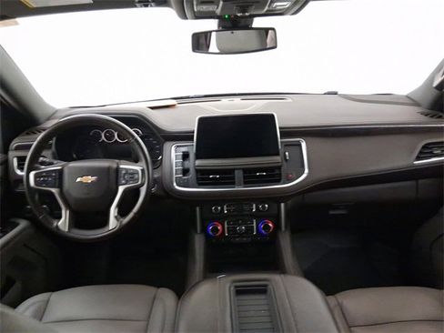 Used 2021 Chevrolet Suburban LT image 18