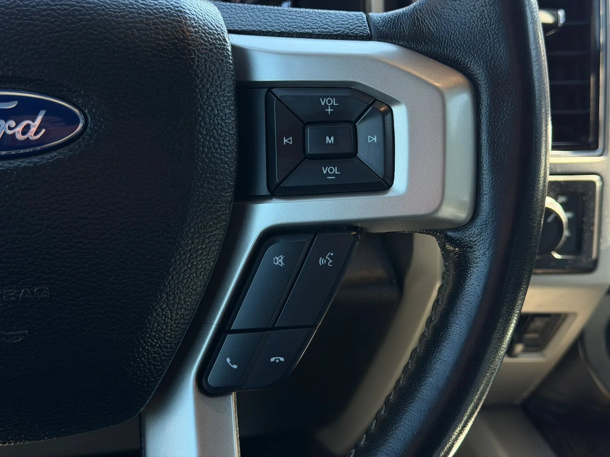 Used 2021 Ford F250 Lariat w/ Tremor Off-Road Package AWD/4WD image 31