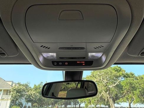 Used 2019 GMC Acadia SLT FWD image 25