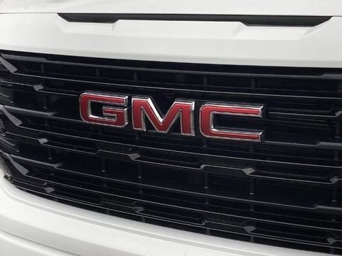Used 2023 GMC Sierra 1500 Elevation image 26