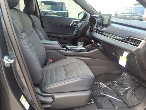 Used 2026 Mitsubishi Outlander LE FWD image 8