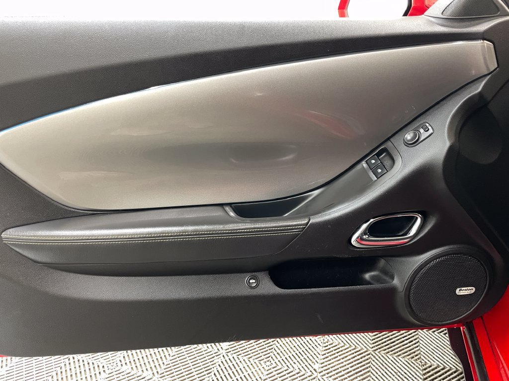 Used 2010 Chevrolet Camaro SS RWD image 20